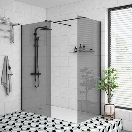 Decorative glass shower screen
