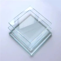 Cristal templado ultratransparente para pistas de pádel