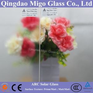 Ultra transparente anti-reflejo recubiertos Solar vidrio bajo hierro vidrio Solar templado vidrio con precio barato