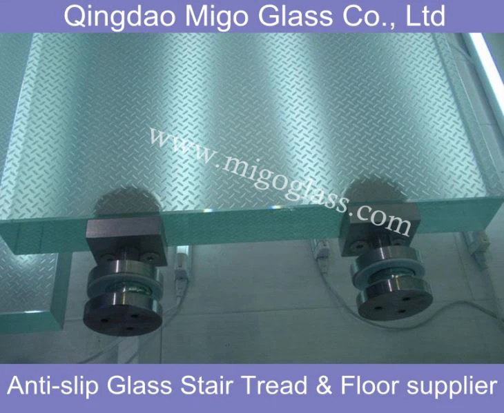stair treads made from MIGO anti-slip flooring glass